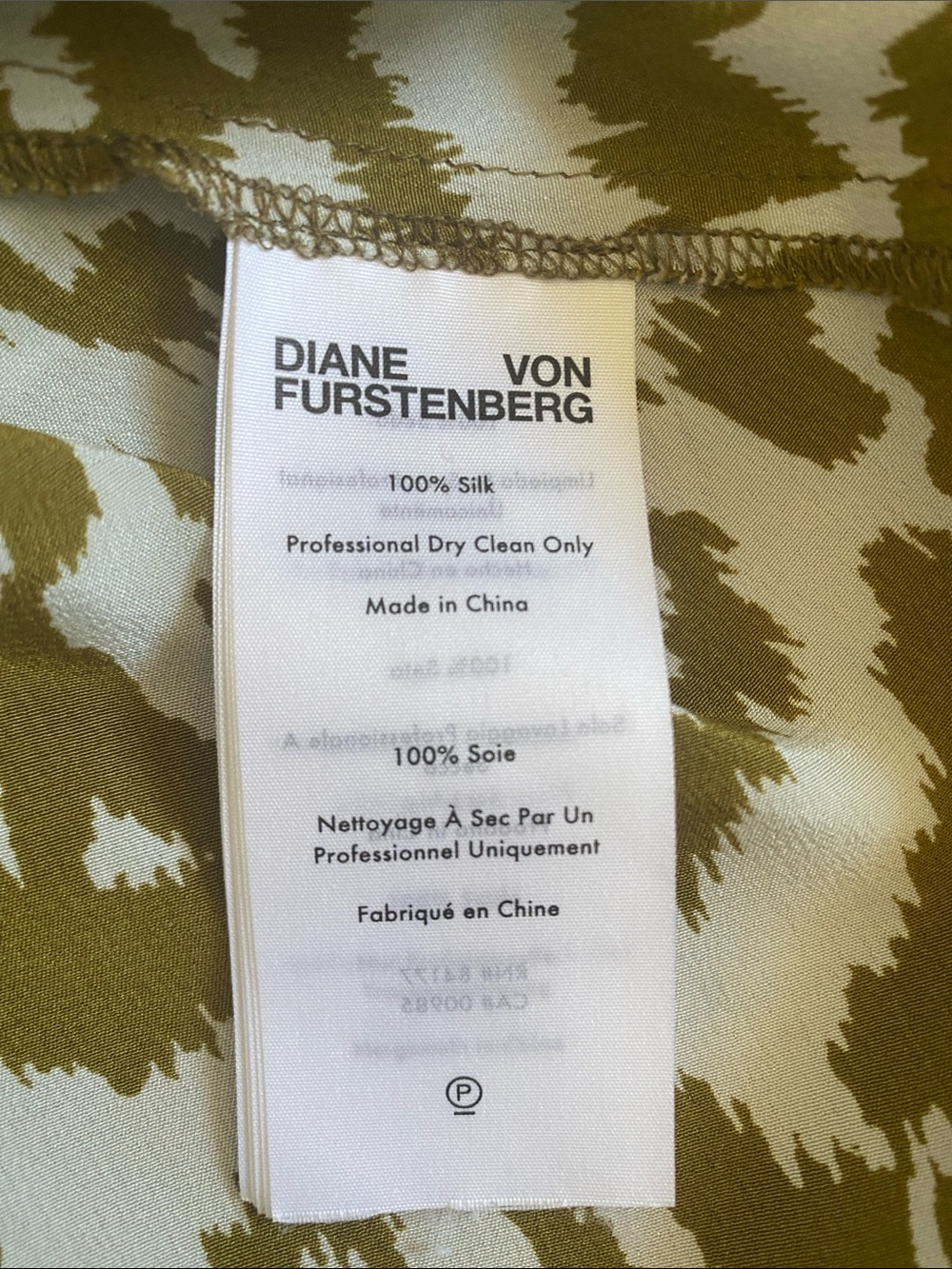 Diane Von Furstenberg Debbie Leopard Print Wrap Silk Top EUC Size M - Picture 7 of 7